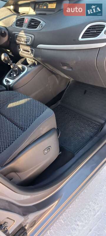 Мінівен Renault Scenic 2011 в Сумах