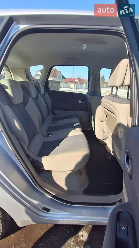 Минивэн Renault Scenic 2005 в Дубно