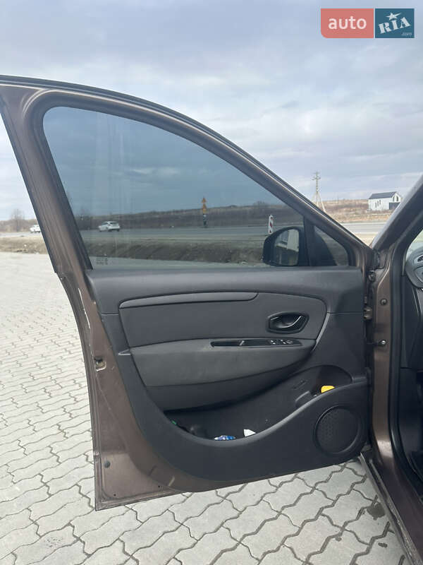 Минивэн Renault Scenic 2010 в Львове