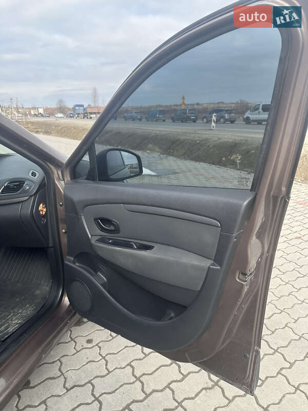 Минивэн Renault Scenic 2010 в Львове