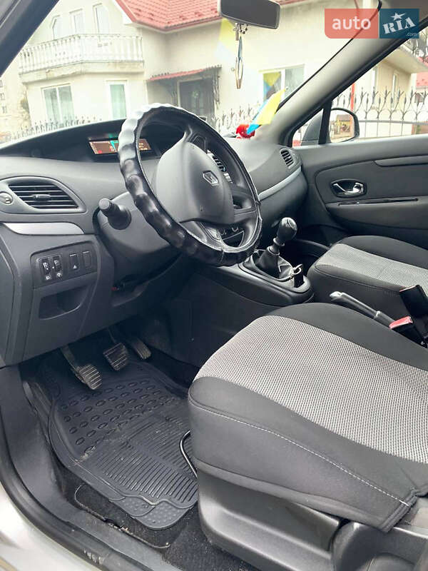 Минивэн Renault Scenic 2012 в Бурштыне