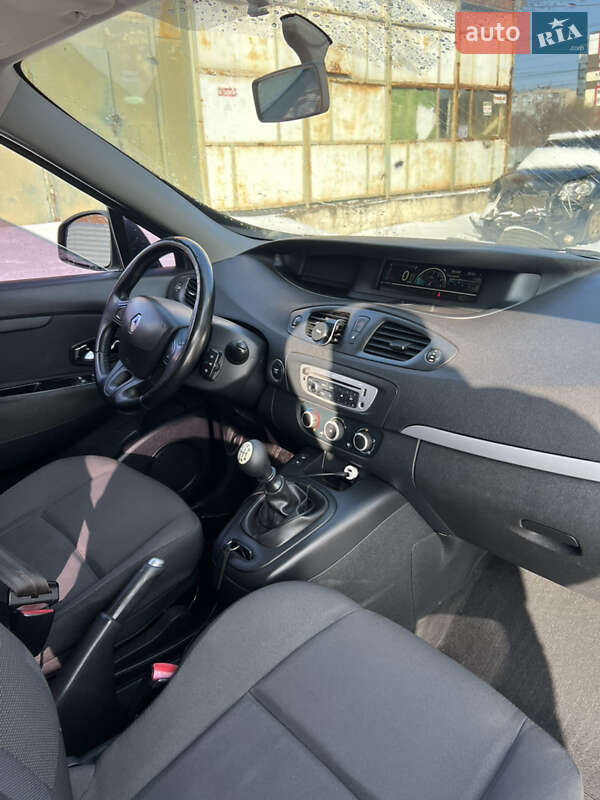 Минивэн Renault Scenic 2013 в Черновцах