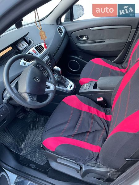 Мінівен Renault Scenic 2010 в Львові