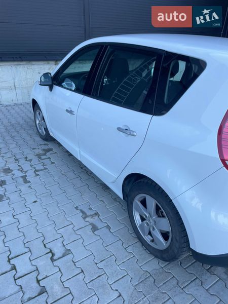 Мінівен Renault Scenic 2010 в Львові