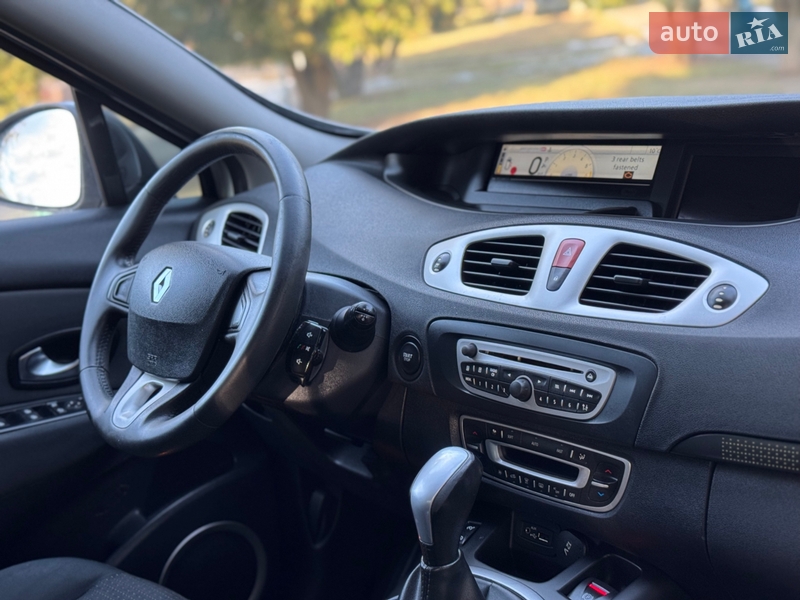 Минивэн Renault Scenic 2010 в Ровно