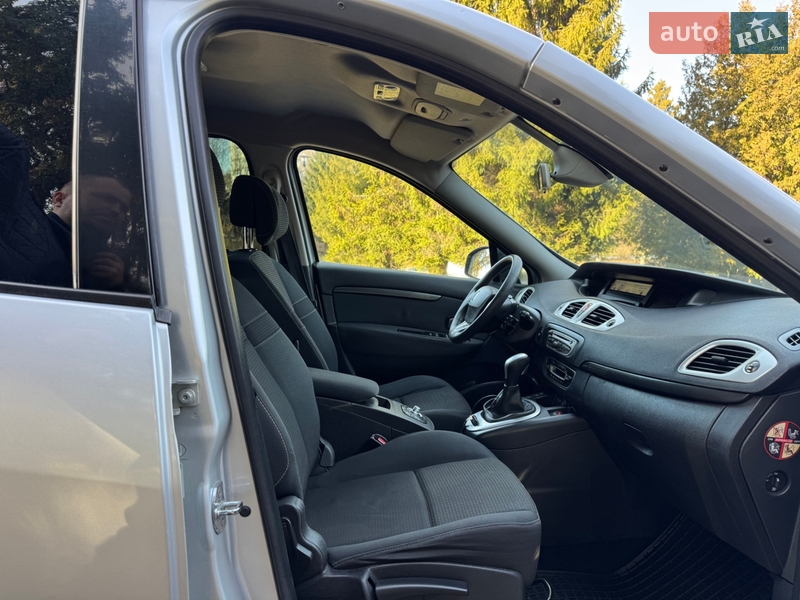 Минивэн Renault Scenic 2010 в Ровно