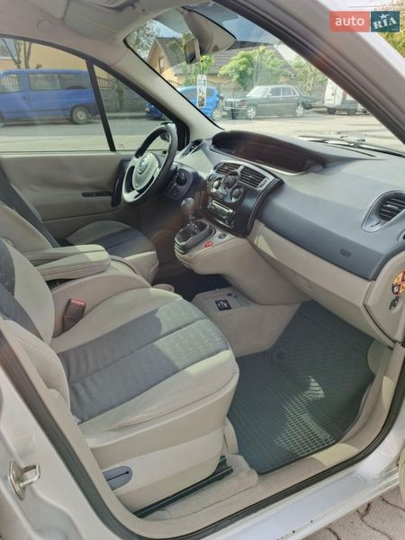 Минивэн Renault Scenic 2005 в Городке