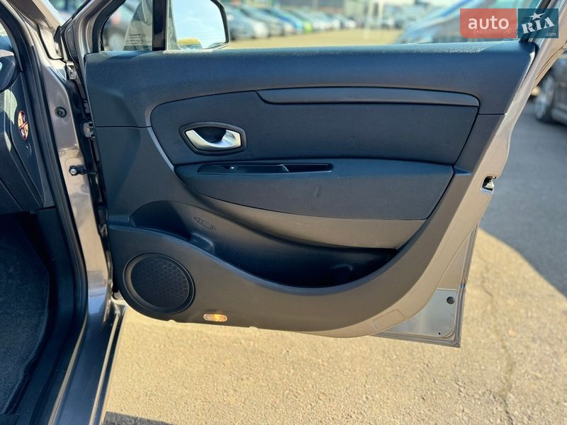 Мінівен Renault Scenic 2010 в Києві