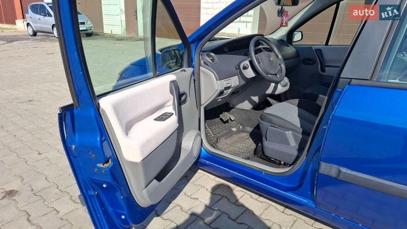 Минивэн Renault Scenic 2004 в Николаеве