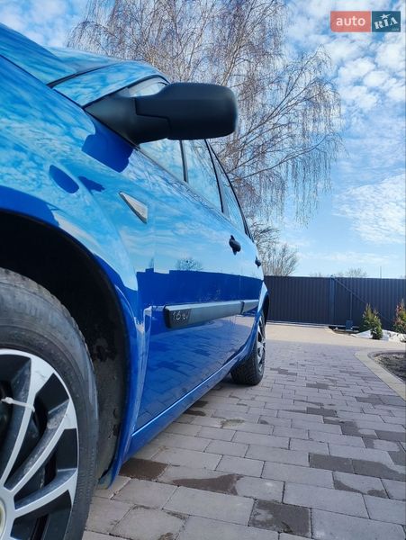 Минивэн Renault Scenic 2004 в Нововолынске