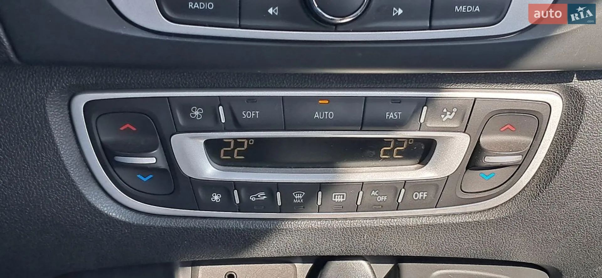 2014 Renault Scenic - мініатюра 3