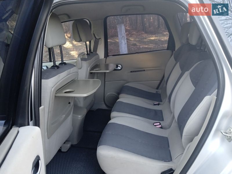 Мінівен Renault Scenic 2005 в Славуті