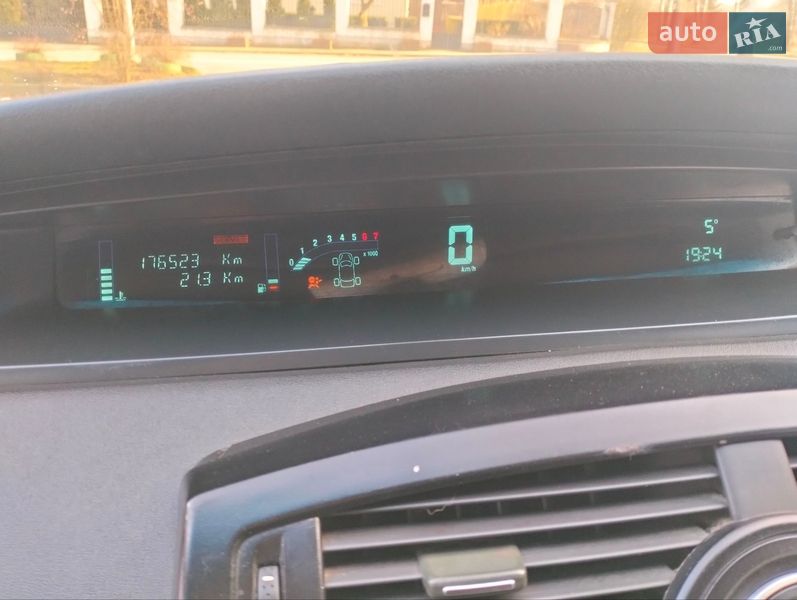 Минивэн Renault Scenic 2004 в Черновцах