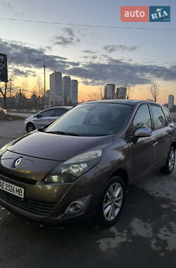 Минивэн Renault Scenic 2010 в Киеве