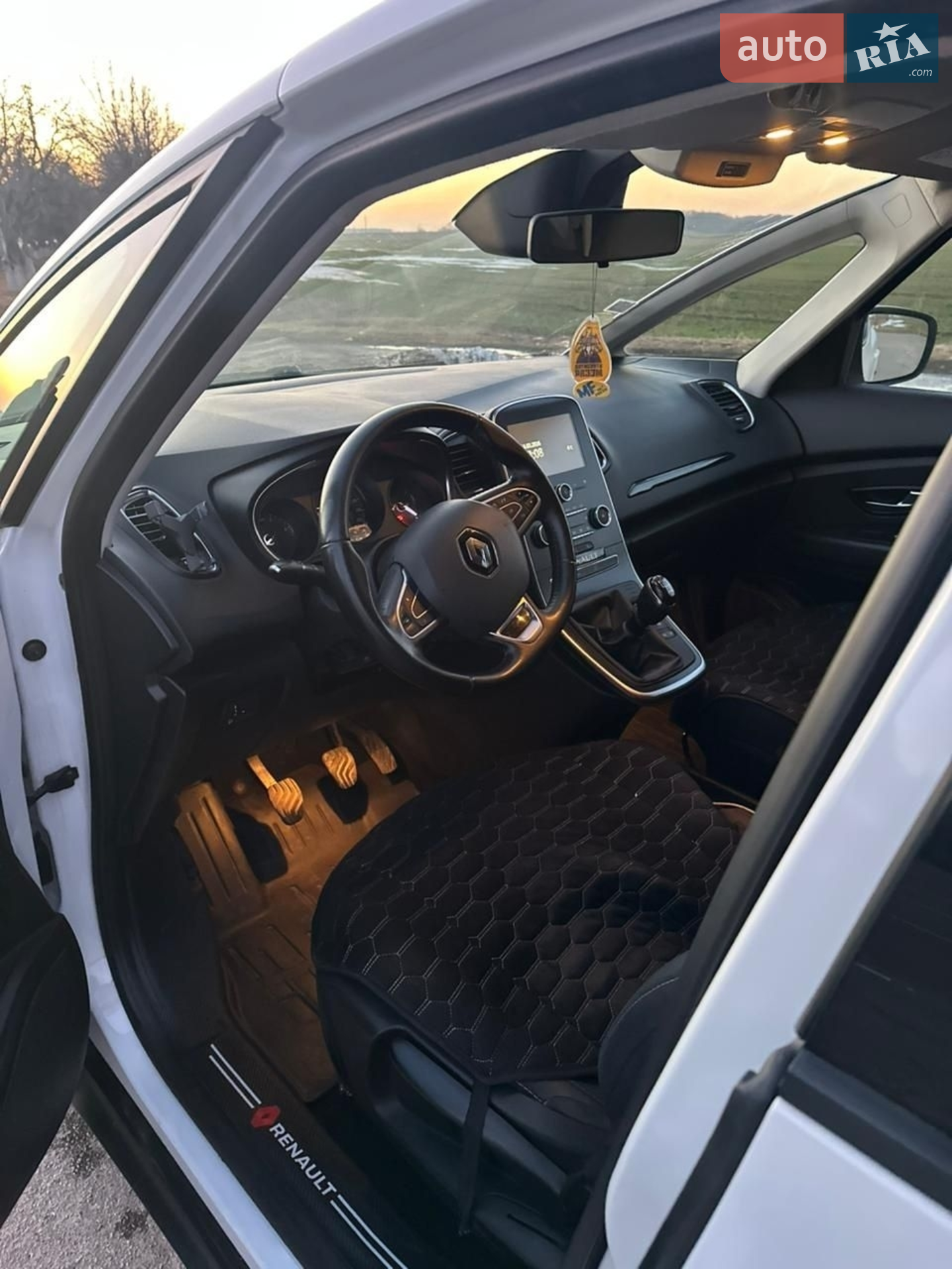 2018 Renault Scenic - мініатюра 18