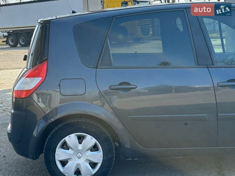 Мінівен Renault Scenic 2006 в Хотині