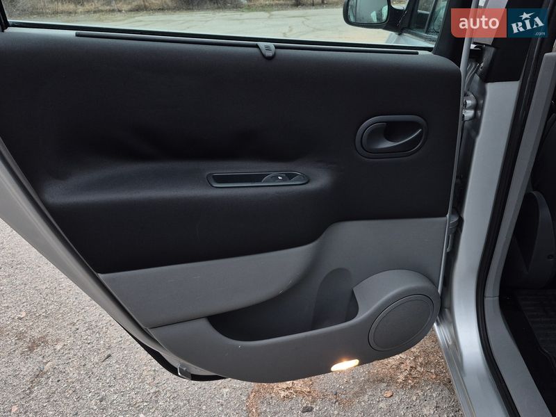 Минивэн Renault Scenic 2006 в Полтаве