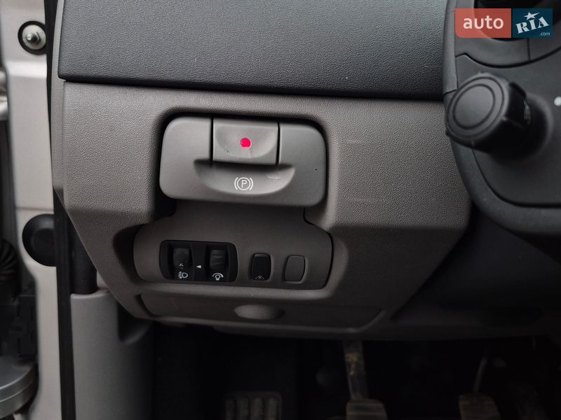 Минивэн Renault Scenic 2006 в Полтаве