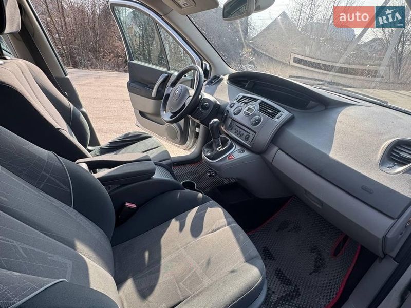 Минивэн Renault Scenic 2005 в Ратным