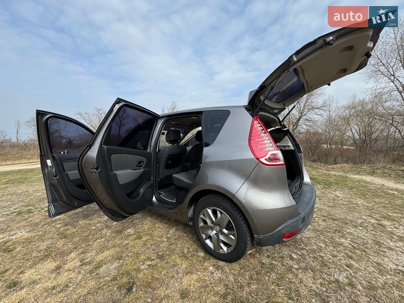 Минивэн Renault Scenic 2011 в Киеве фото 16 Минивэн Renault Scenic 2011 в Киеве