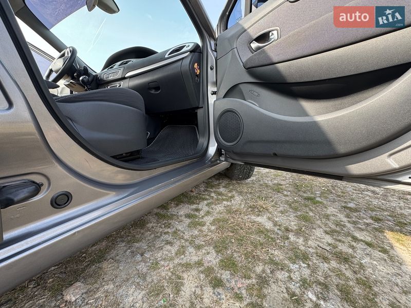 Минивэн Renault Scenic 2011 в Киеве фото 79 Минивэн Renault Scenic 2011 в Киеве