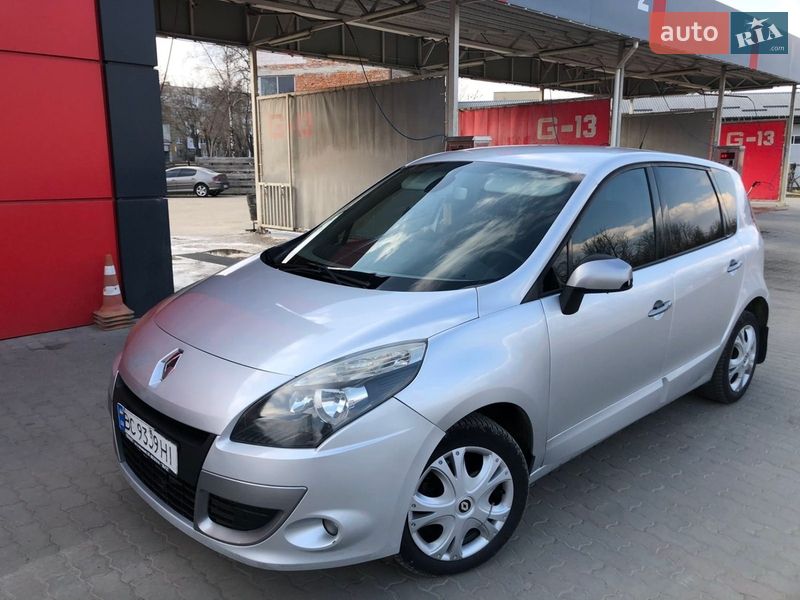 Мінівен Renault Scenic 2011 в Рівному