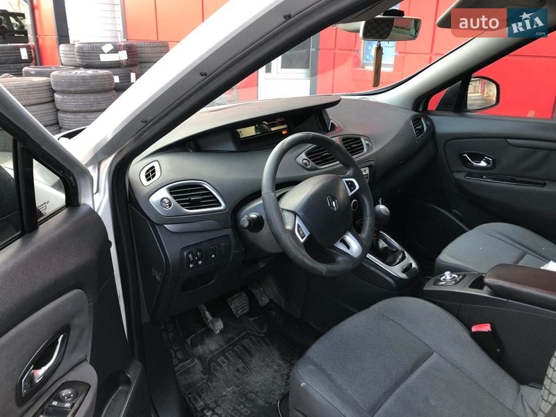 Мінівен Renault Scenic 2011 в Рівному
