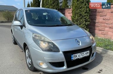 Мінівен Renault Scenic 2010 в Рівному