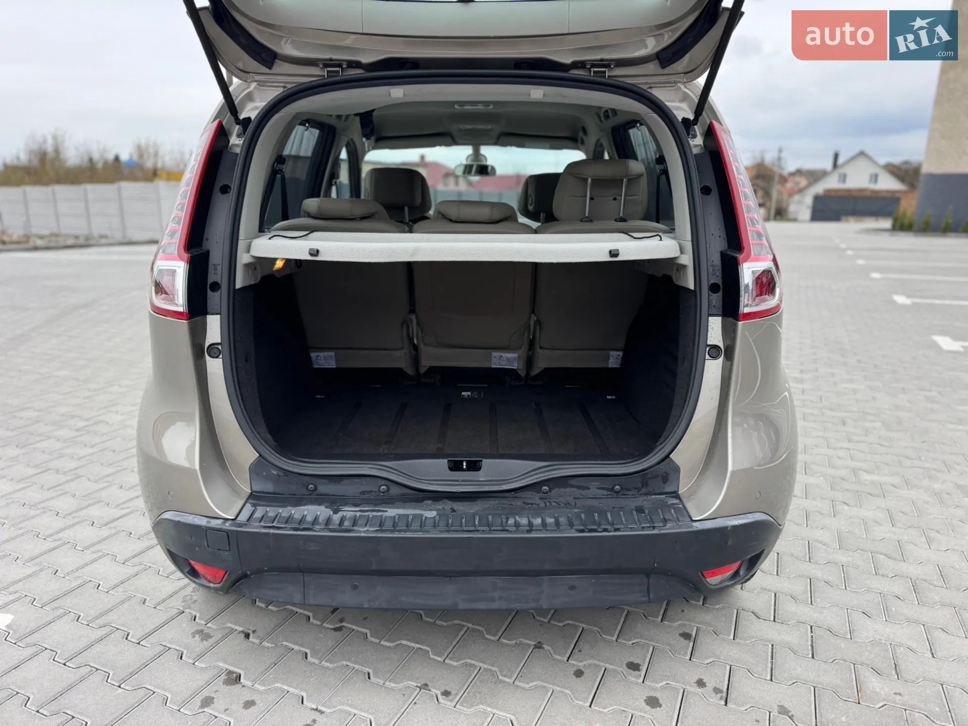 2010 Renault Scenic - мініатюра 19