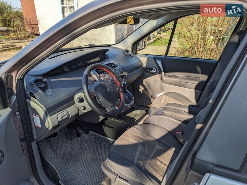 Мінівен Renault Scenic 2004 в Запоріжжі