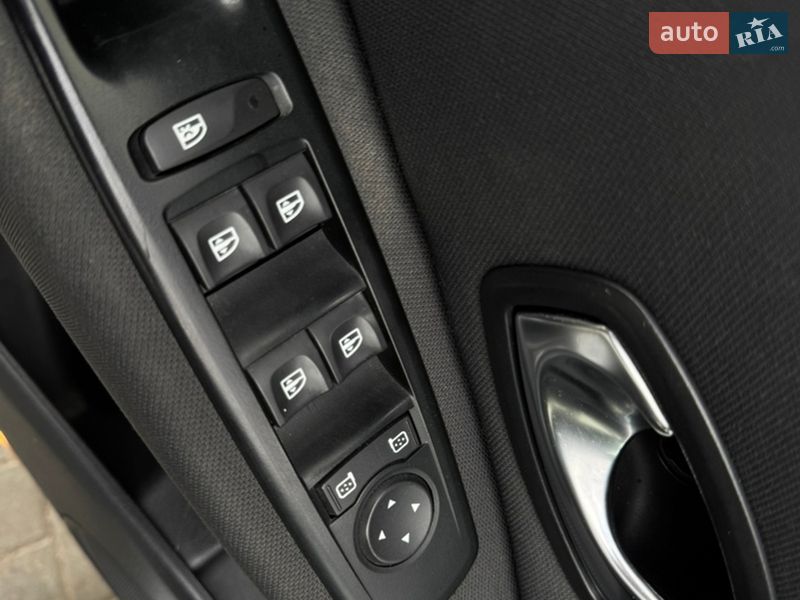 Минивэн Renault Scenic 2010 в Николаеве