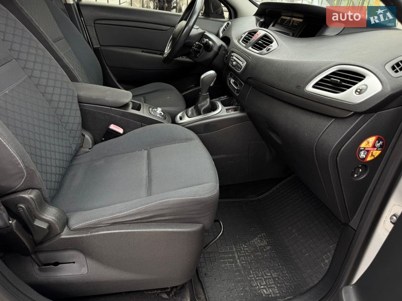 Минивэн Renault Scenic 2010 в Николаеве