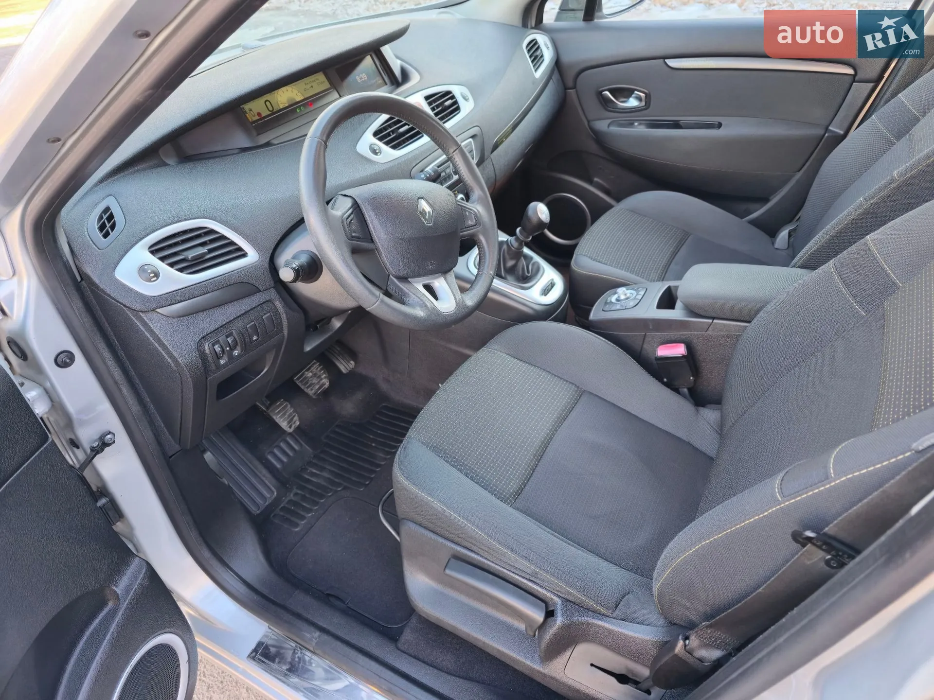 2010 Renault Scenic - мініатюра 13
