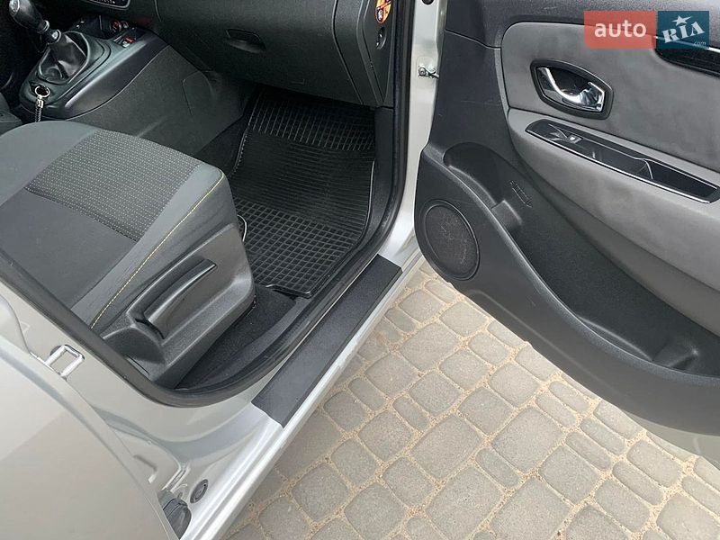 Минивэн Renault Scenic 2012 в Житомире
