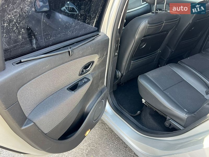 Минивэн Renault Scenic 2012 в Киеве