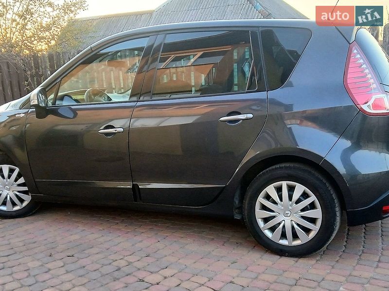 Мінівен Renault Scenic 2010 в Краматорську