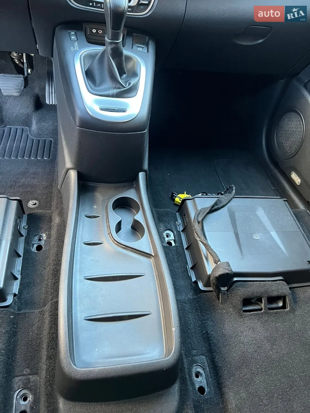 2010 Renault Scenic - мініатюра 16