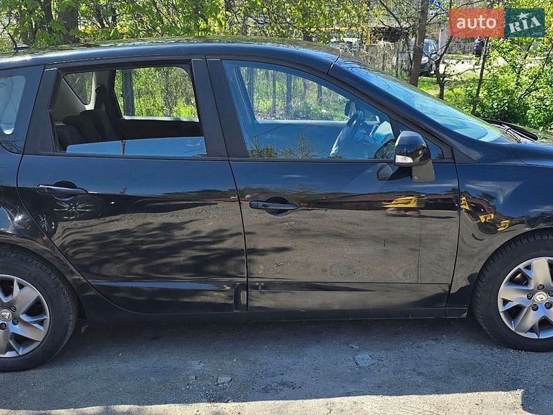 Минивэн Renault Scenic 2011 в Киеве