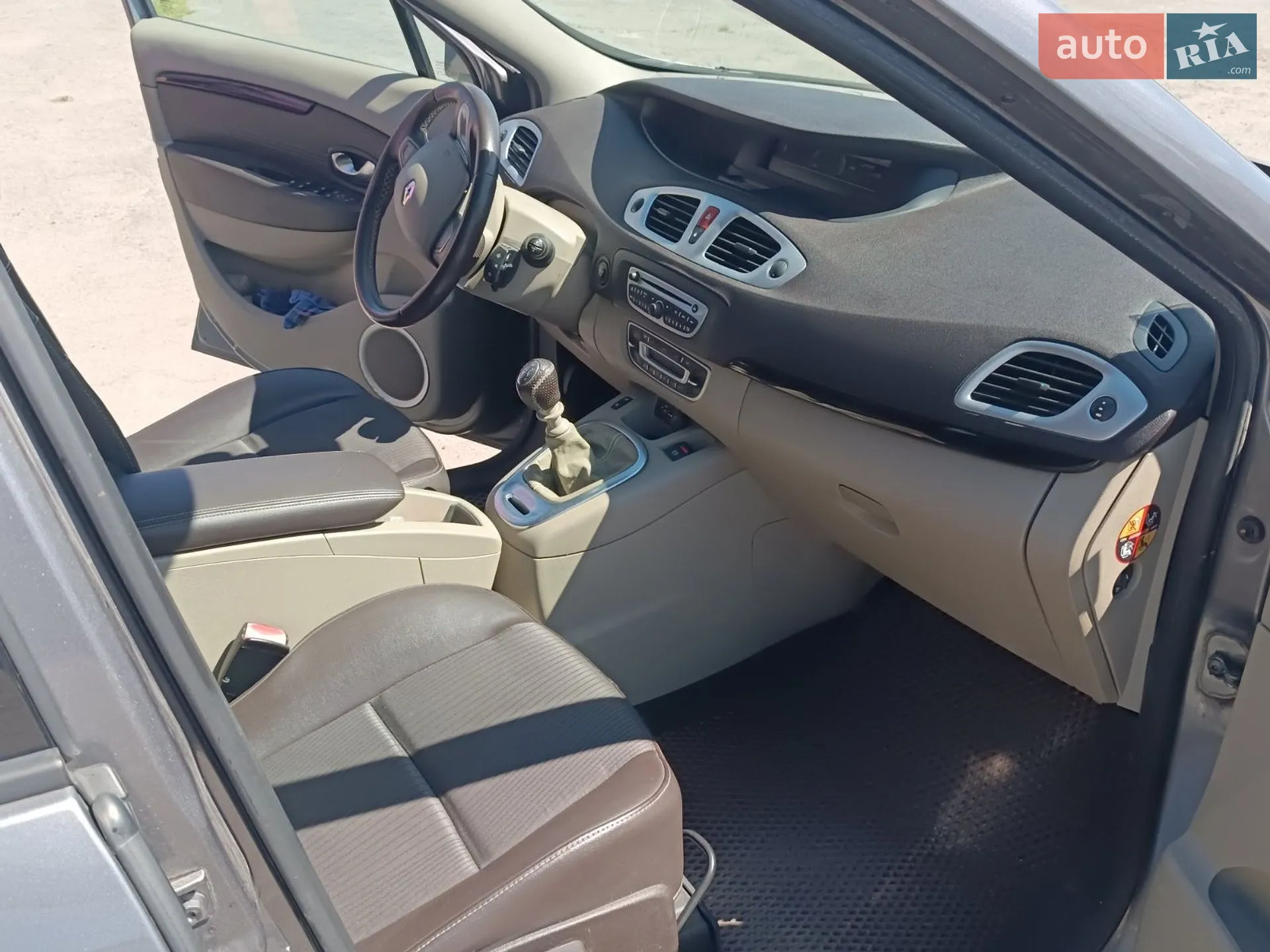 2010 Renault Scenic - мініатюра 9