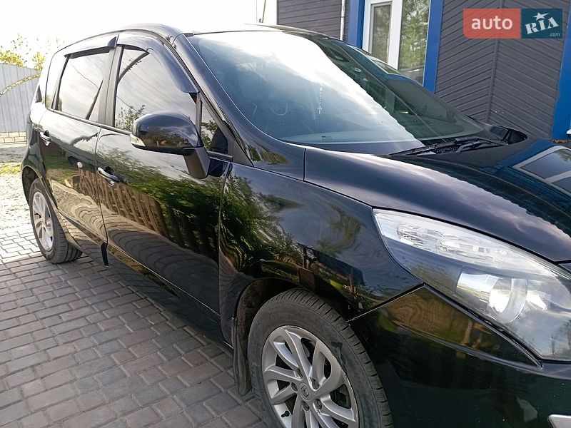 Минивэн Renault Scenic 2011 в Глобине