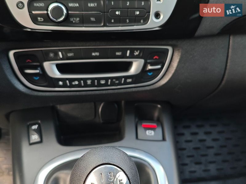 Минивэн Renault Scenic 2013 в Дубно