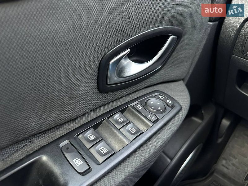 Минивэн Renault Scenic 2010 в Киеве