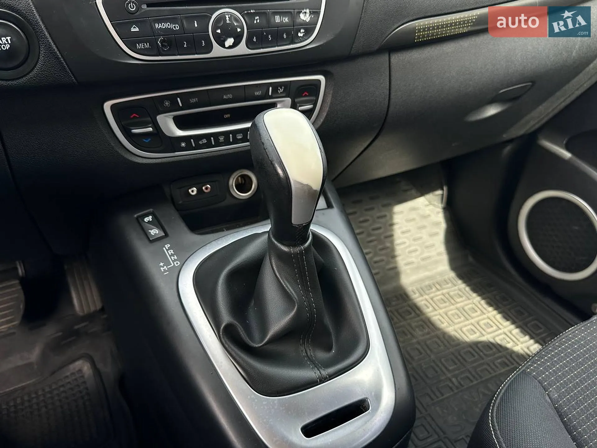 2010 Renault Scenic - мініатюра 26