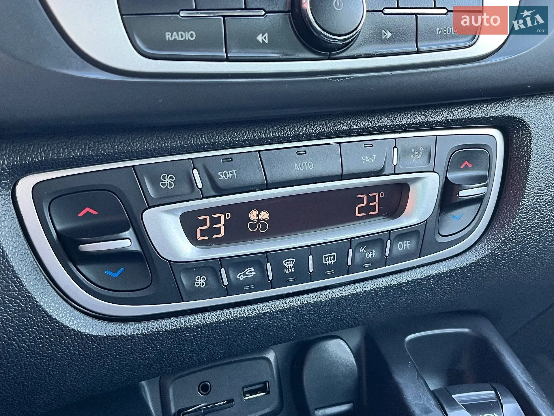 2016 Renault Scenic - мініатюра 23