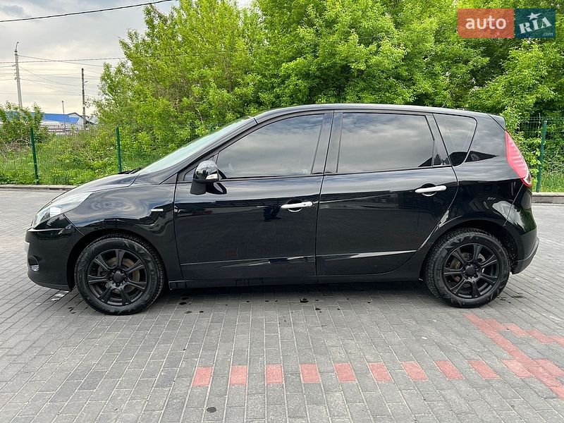 Минивэн Renault Scenic 2011 в Ровно