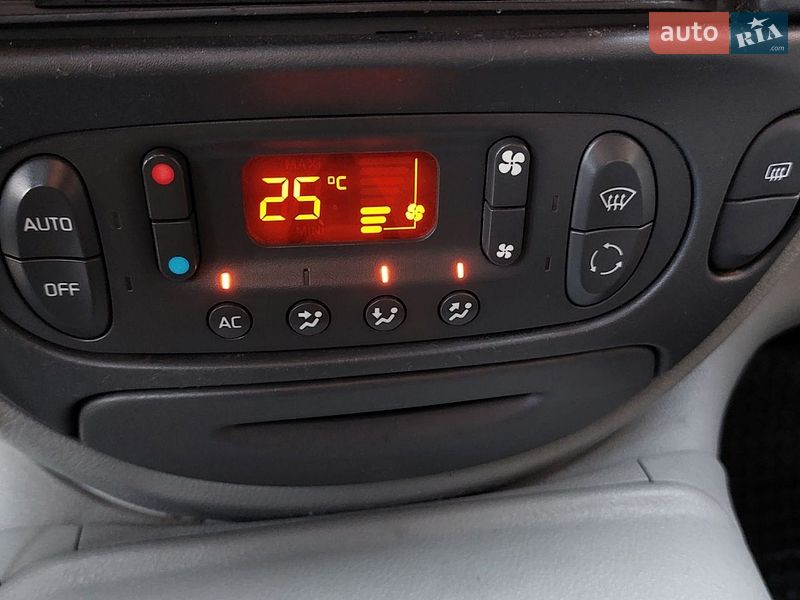 Минивэн Renault Scenic 2000 в Каменец-Подольском