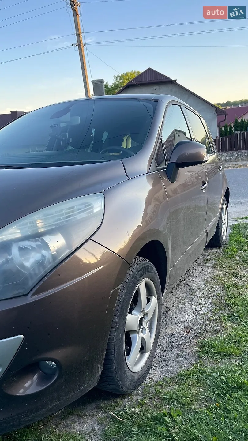 2010 Renault Scenic - мініатюра 2
