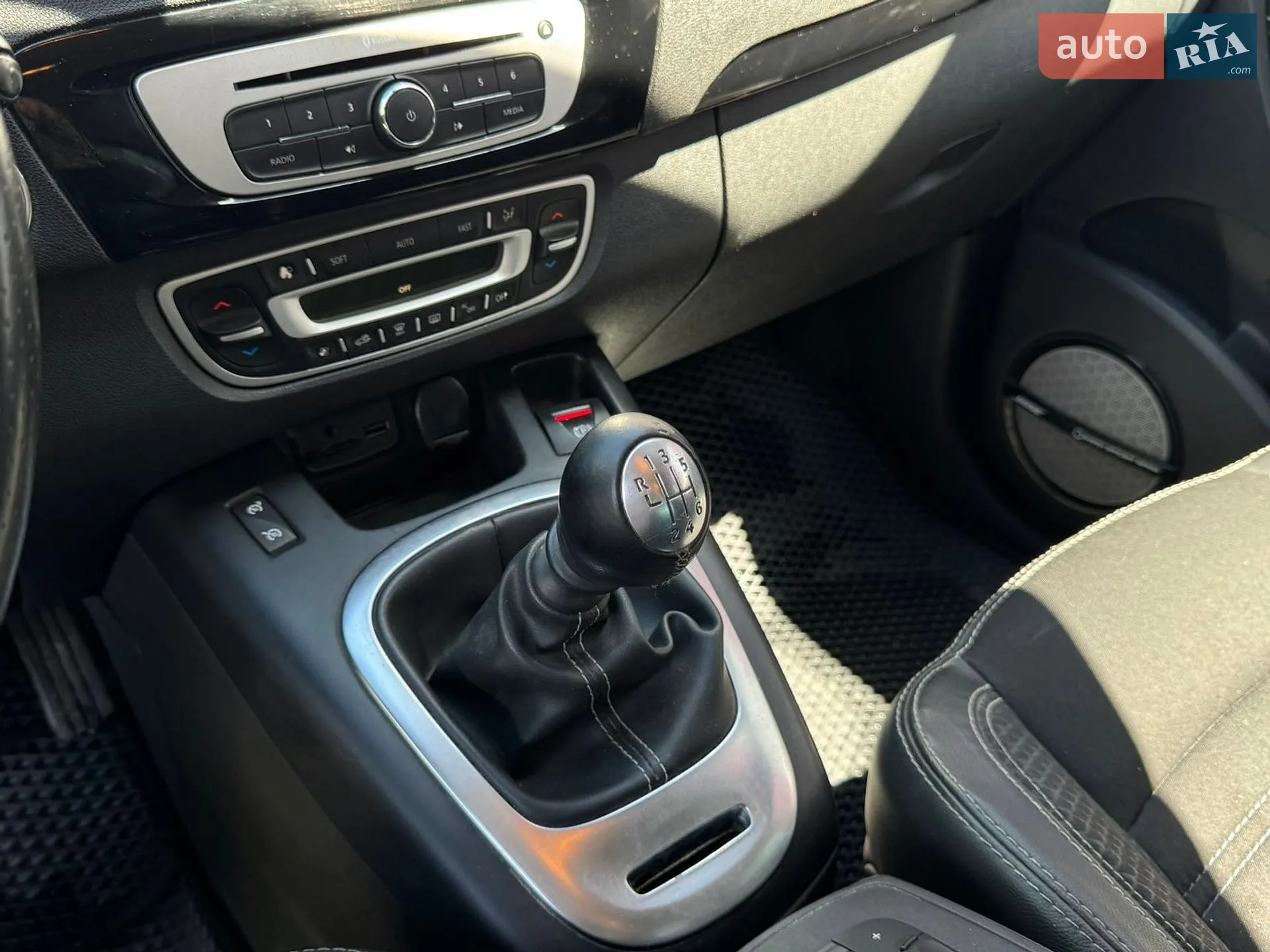2014 Renault Scenic - мініатюра 18