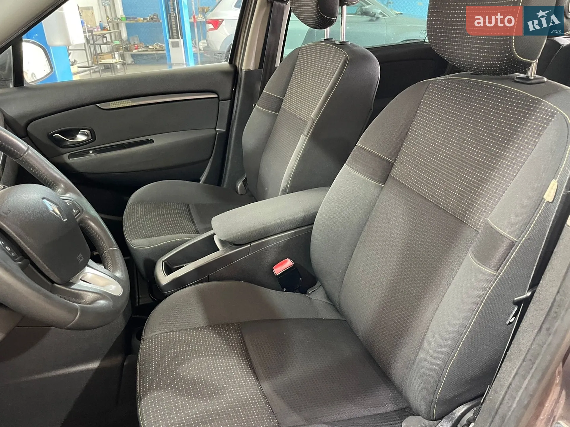 2010 Renault Scenic - мініатюра 30