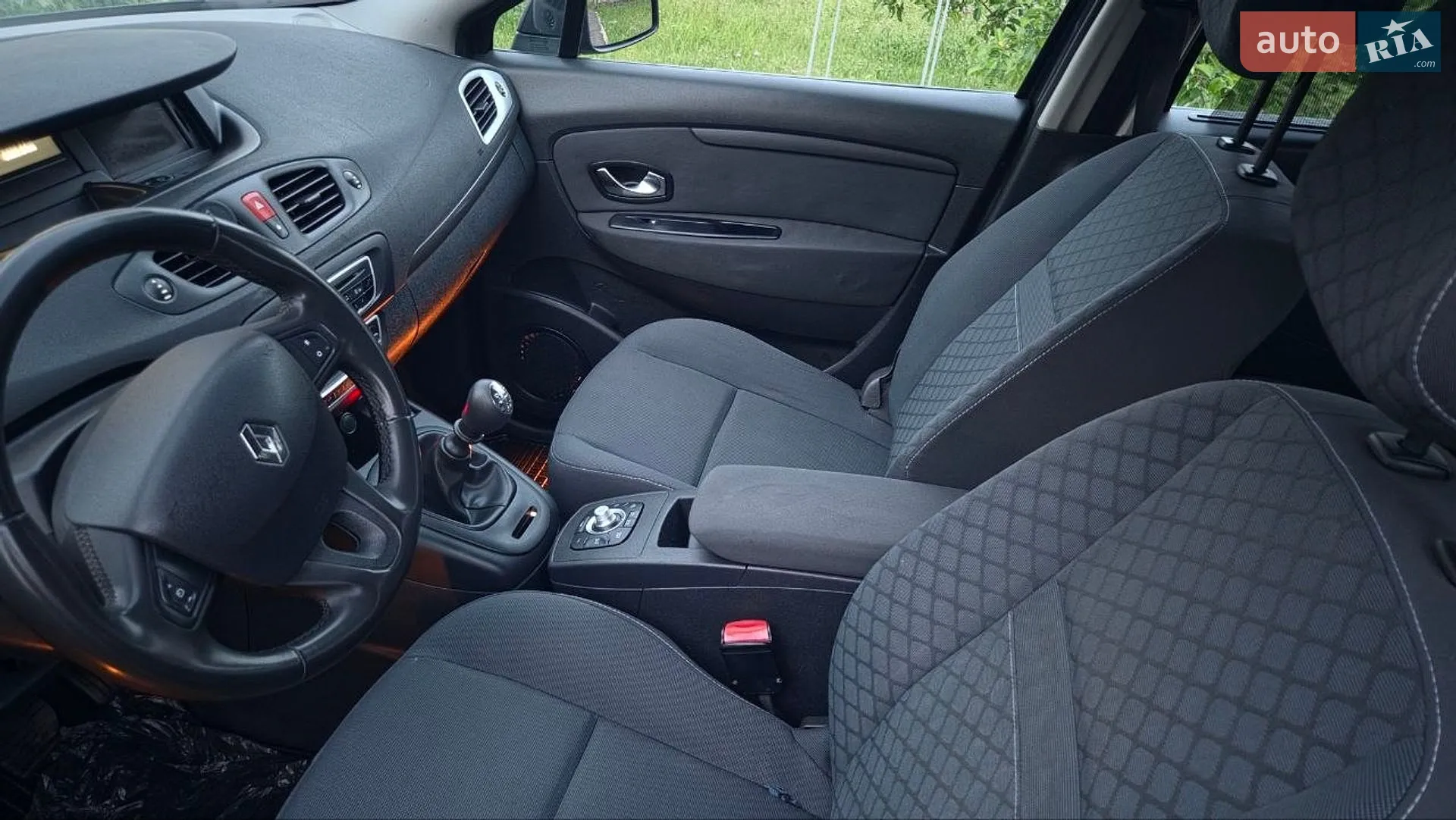2010 Renault Scenic - мініатюра 12